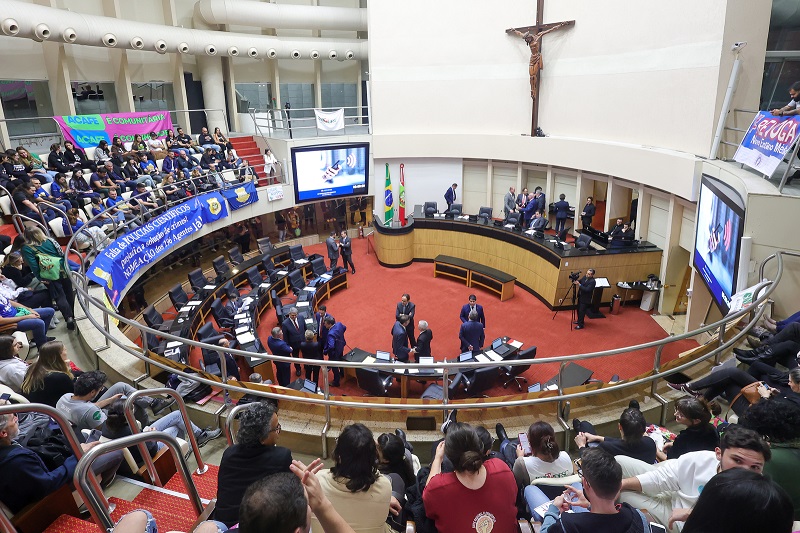 Universidade Gratuita é aprovado na Alesc e permite que milhares de jovens catarinenses acessem o ensino superior